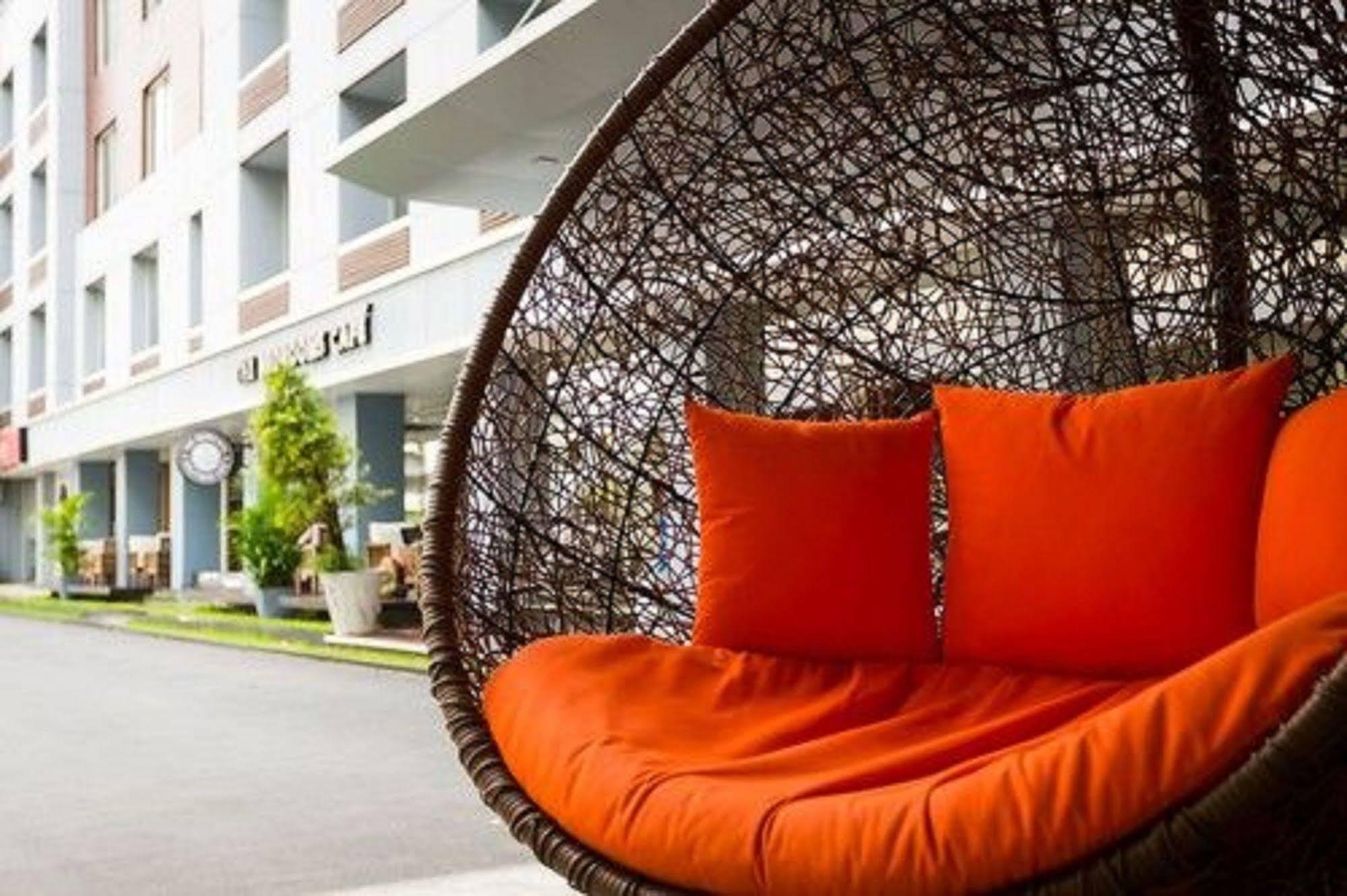 The Bedrooms Boutique Hotel Bangkok Extérieur photo
