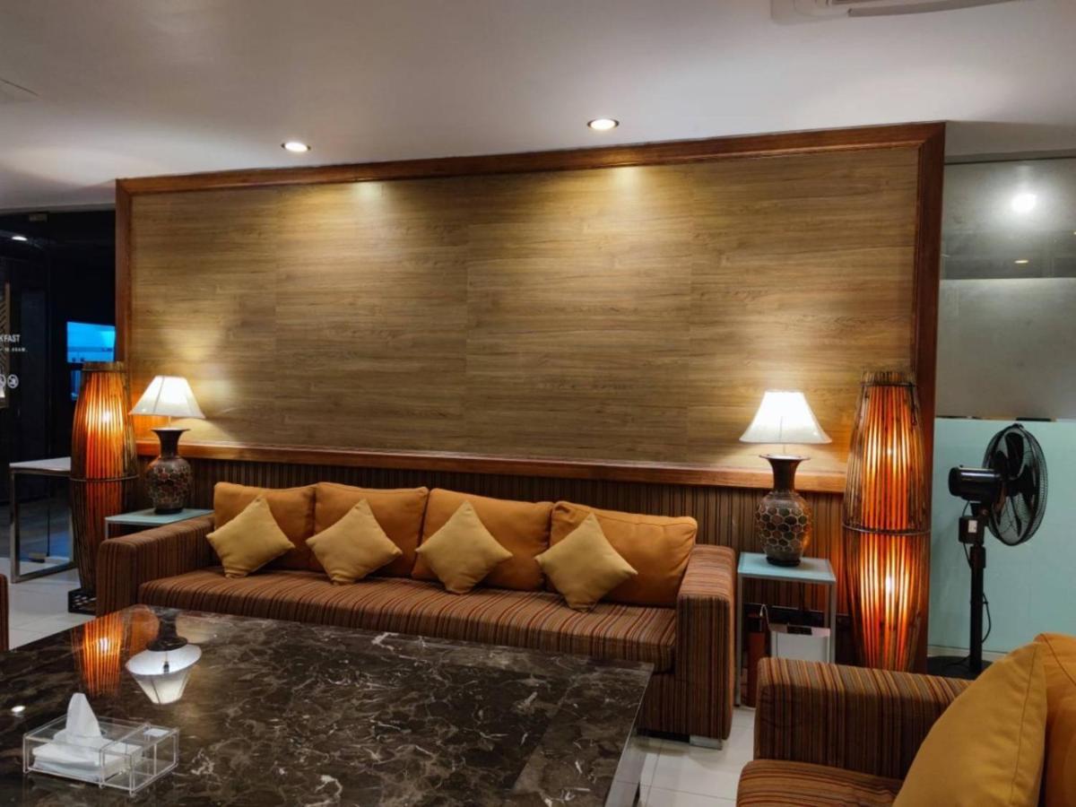 The Bedrooms Boutique Hotel Bangkok Extérieur photo
